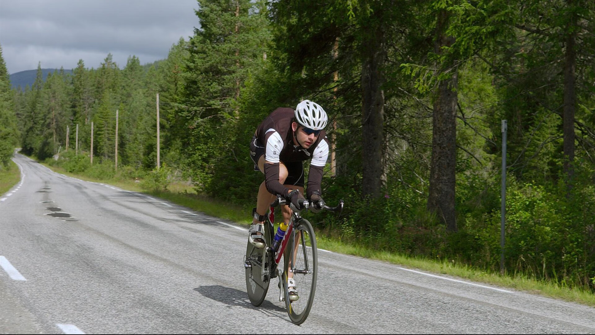 东决关键战焦点战，塞内加尔强势拿下瑞典，创造历史新篇章