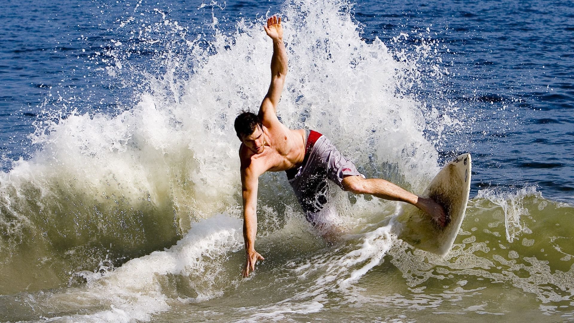 京多安中场魔术师附体,加纳一波流击溃突尼斯